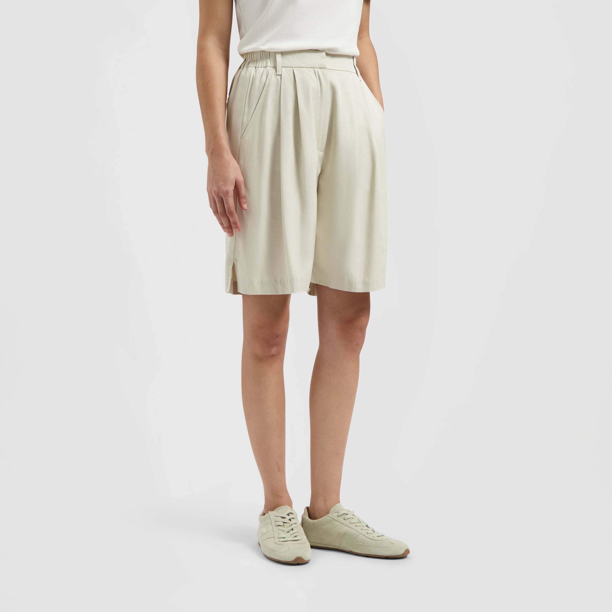 Tailored Shorts - Khaki