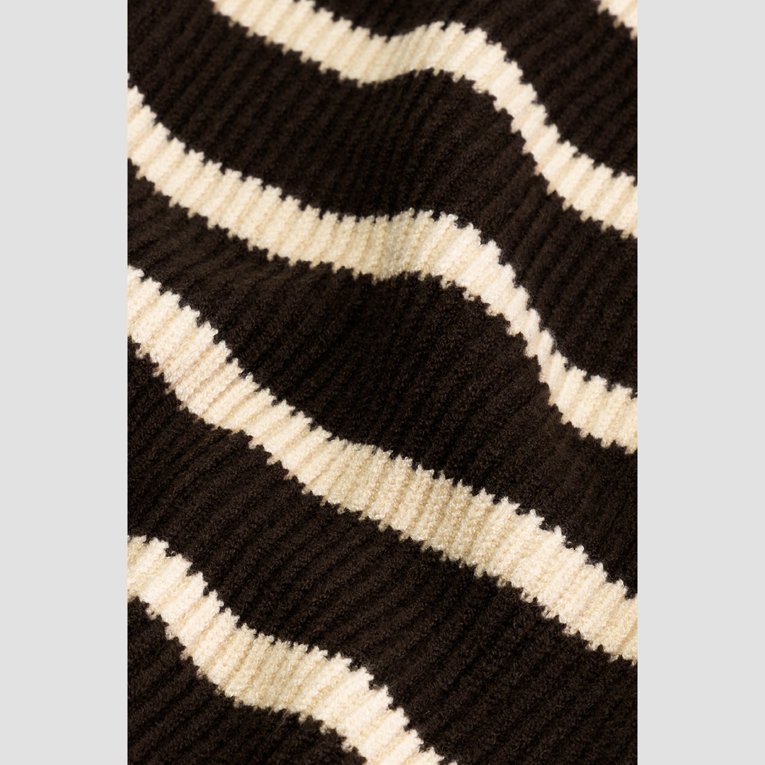 WMN Knit Zip Mock - Brown / Off White