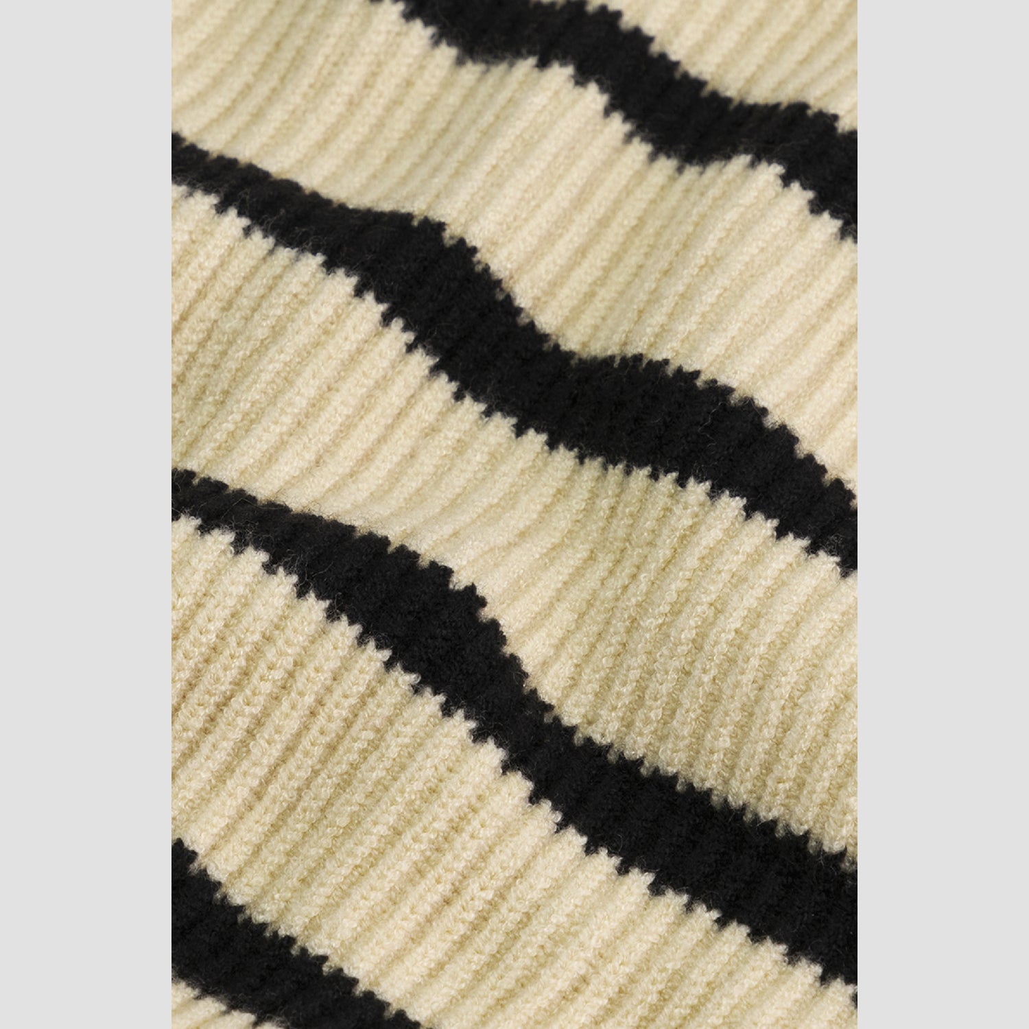 WMN Knit Zip Mock - Off White / Black